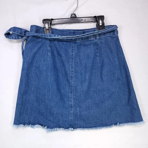 Madewell Raw-Hem Mini Wrap Jean Skirt in Cardiff Wash Size 6 Blue Denim - Picture 5 of 10